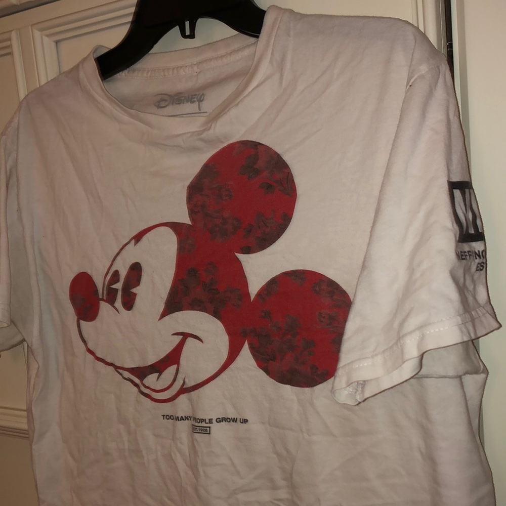 Disney shirt only worn once